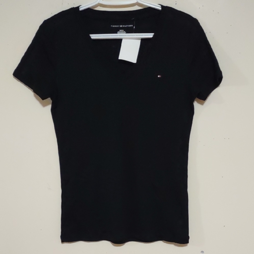 Brand-new Tommy Hilfiger Black Fitted V Neck T-Shirt